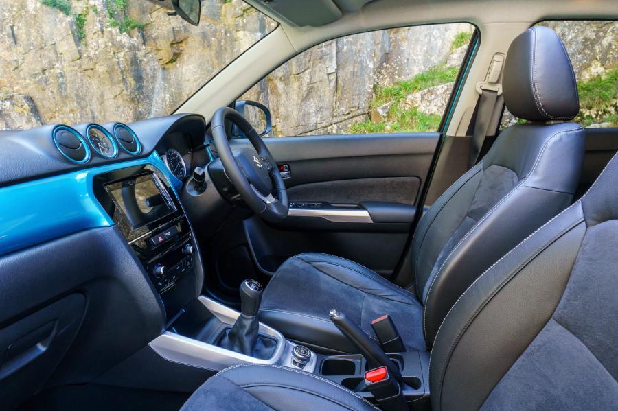  Suzuki Vitara 2015 года  (UK) (фото 18 из 24)